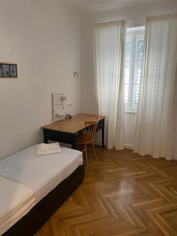 Specious And Newly Decorated At Bacvice Beach Split Exterior foto